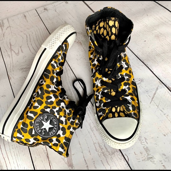 converse animal print shoes
